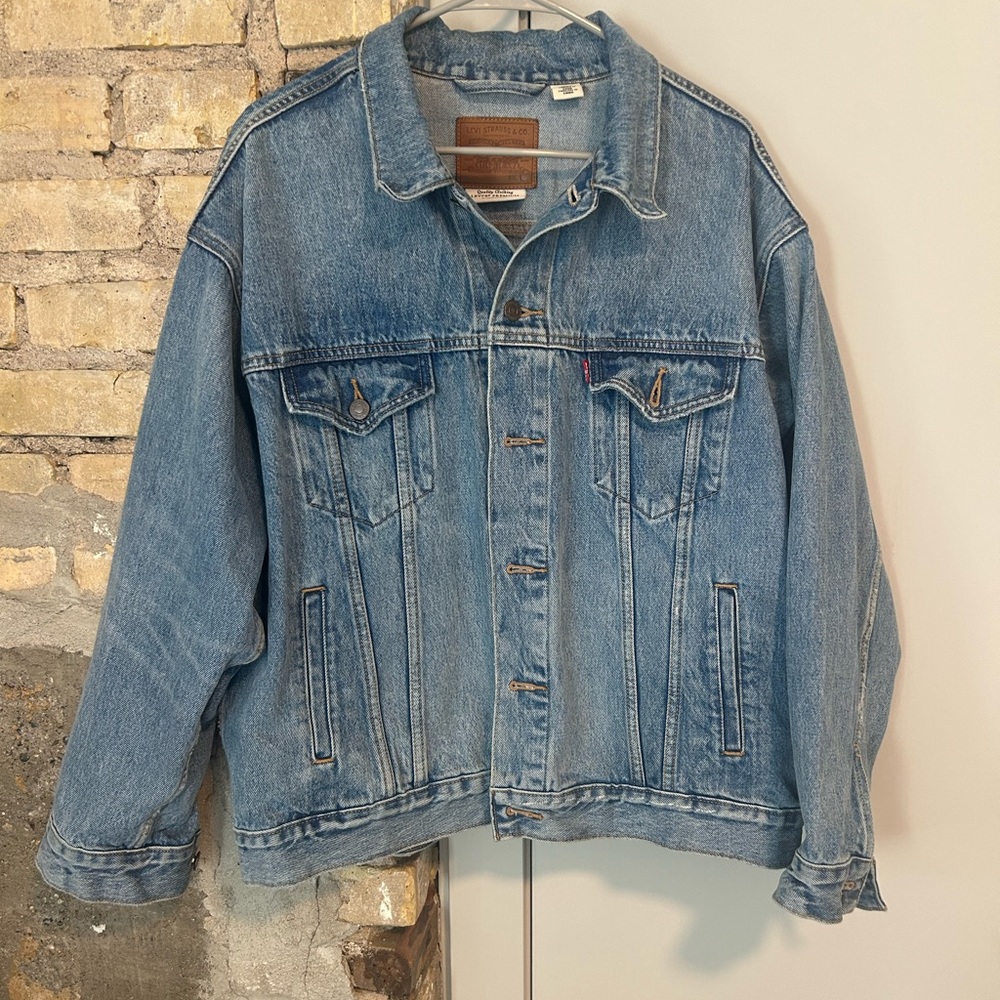 Levi’s Denim Trucker Jacket Size L